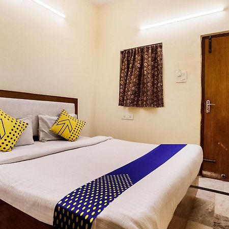 Hotel O City Inn Dx Нью-Дели Экстерьер фото