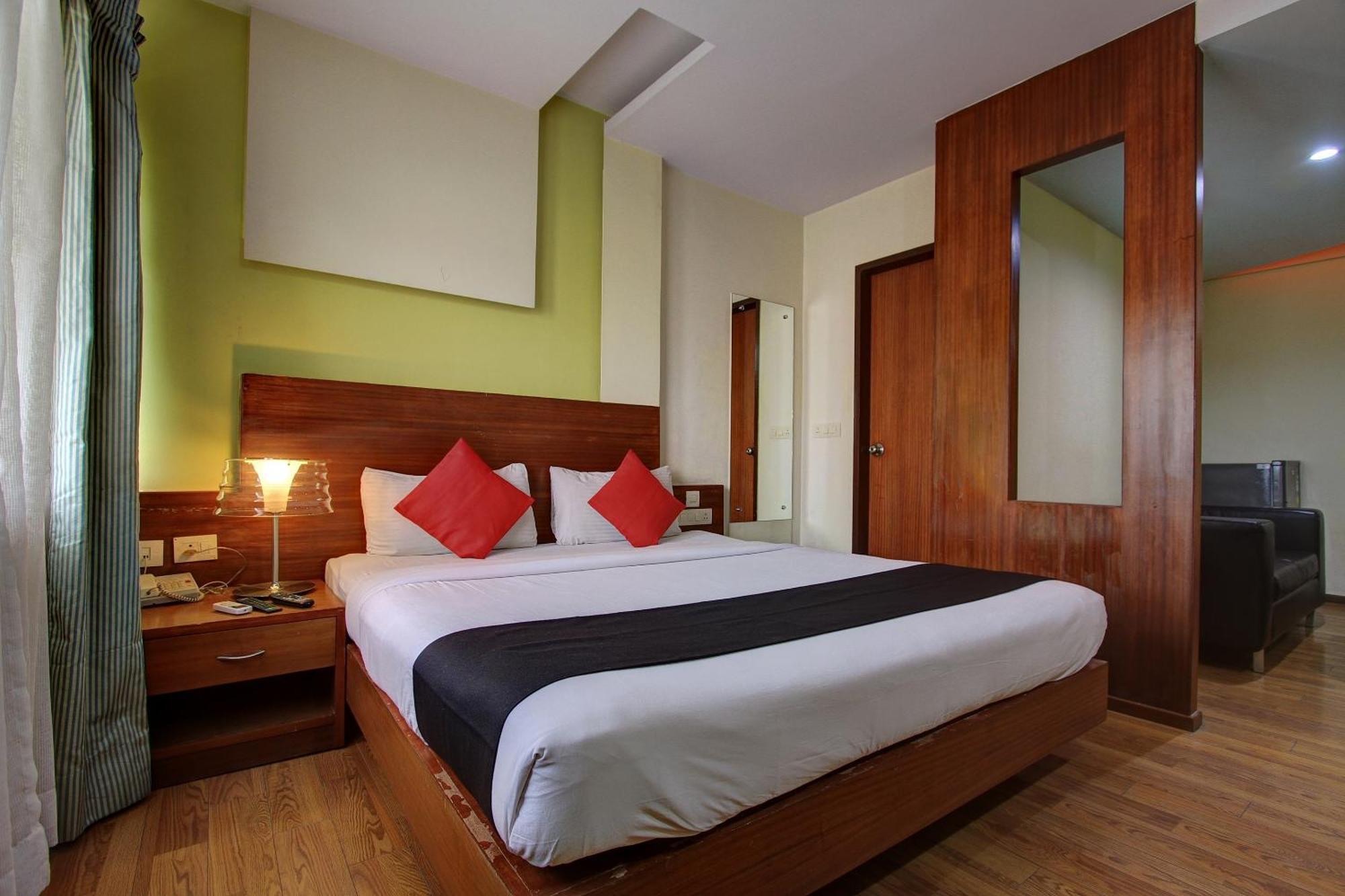 Hotel O City Inn Dx Нью-Дели Экстерьер фото
