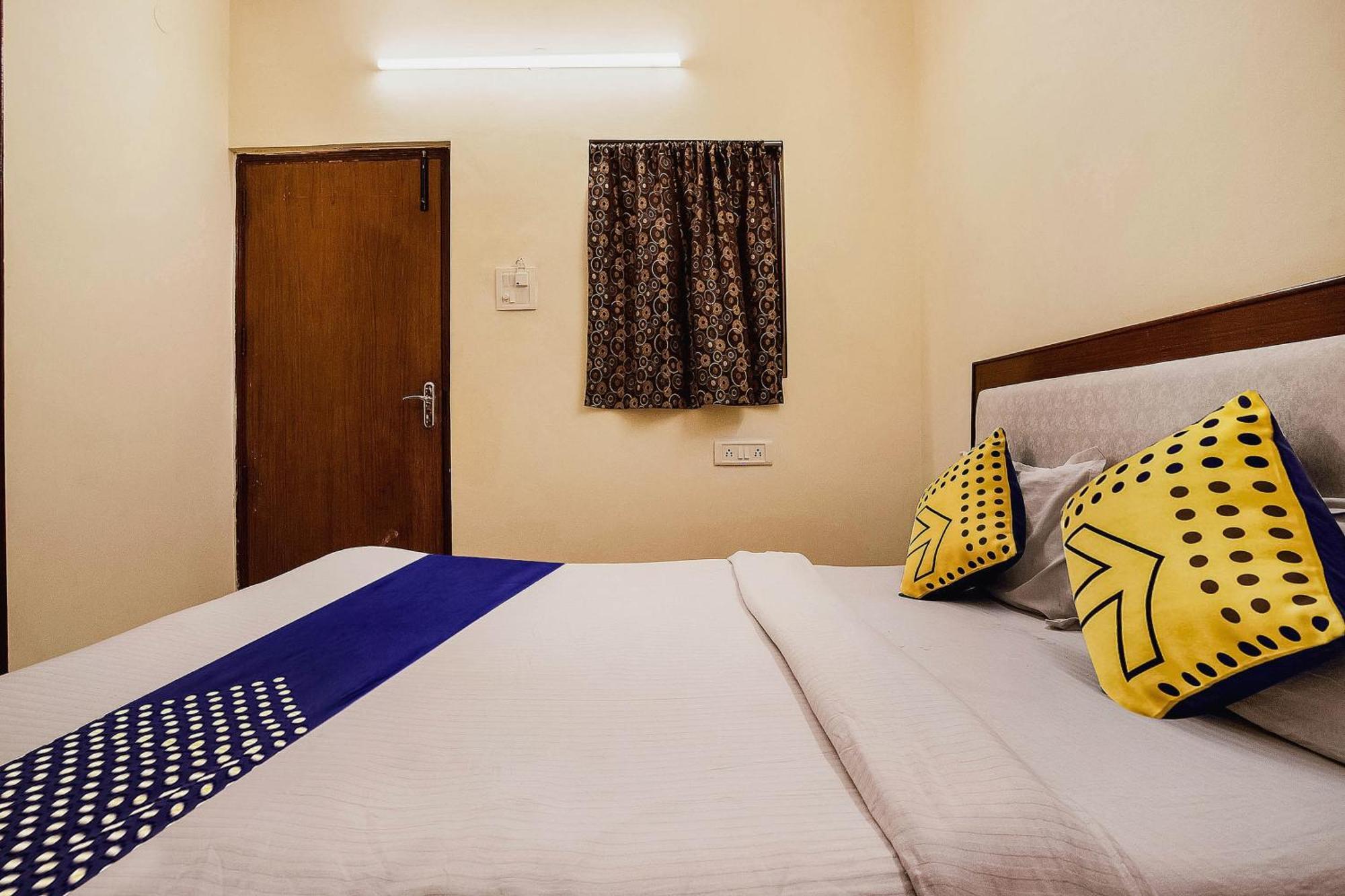 Hotel O City Inn Dx Нью-Дели Экстерьер фото